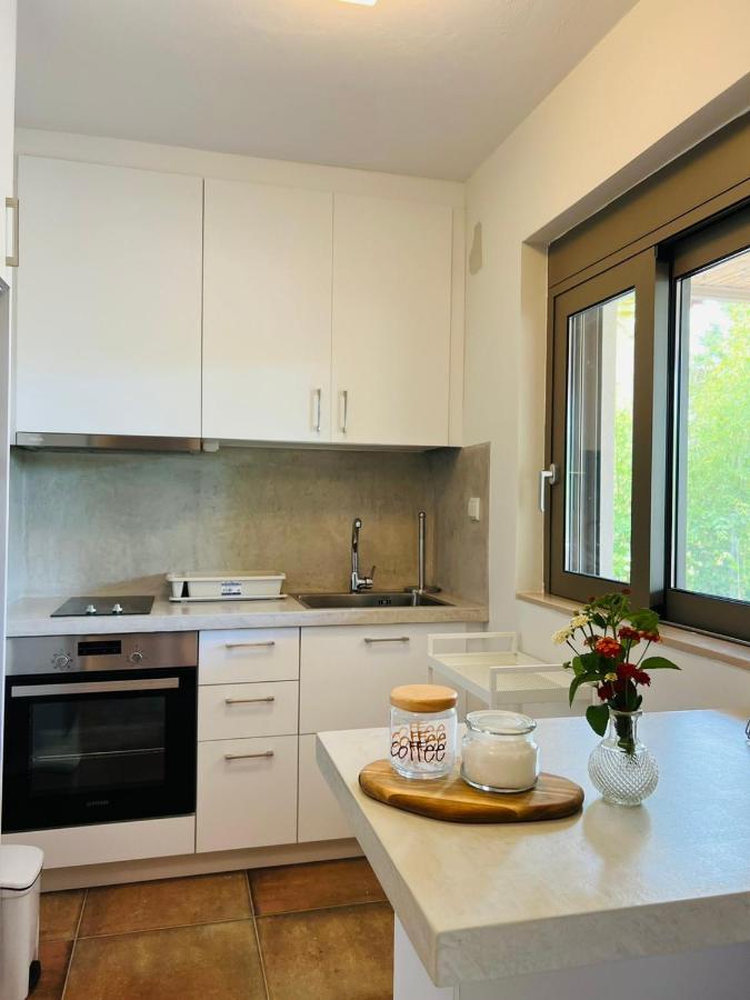 Gargarou Residences Kómboi Dış mekan fotoğraf